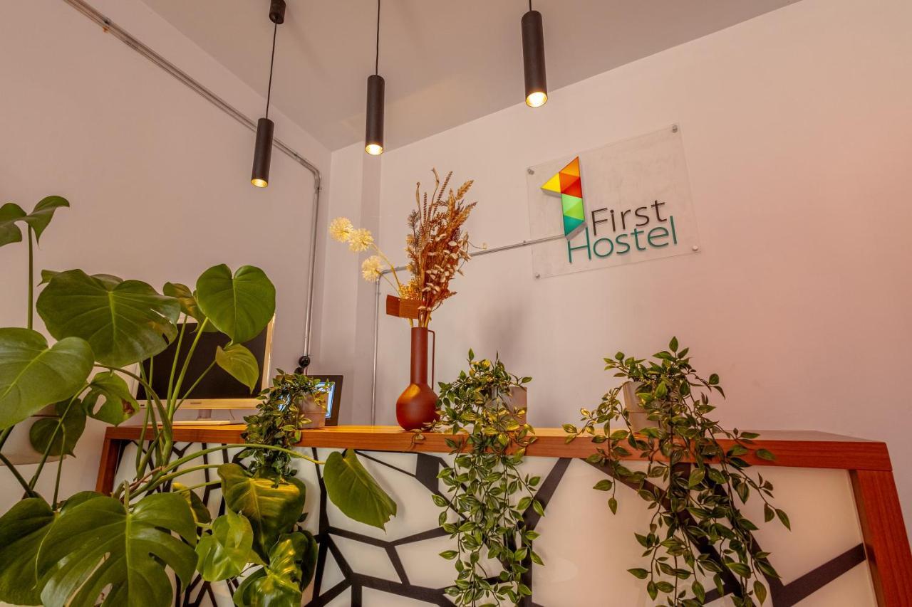 First Hostel Bucur 21 Бухарест Экстерьер фото