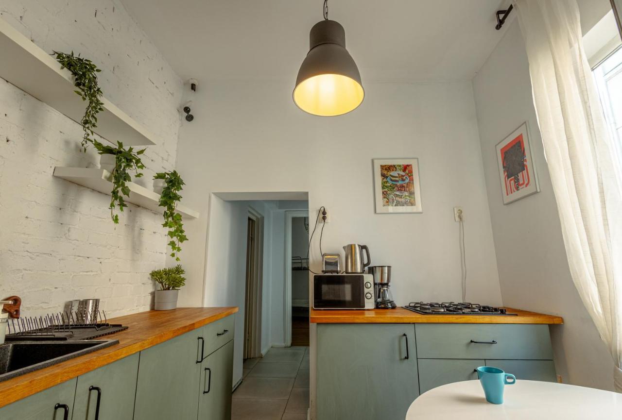 First Hostel Bucur 21 Бухарест Экстерьер фото